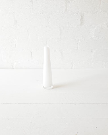 Cylinder Budvase White - <p style='text-align: center;'>R 18</p>